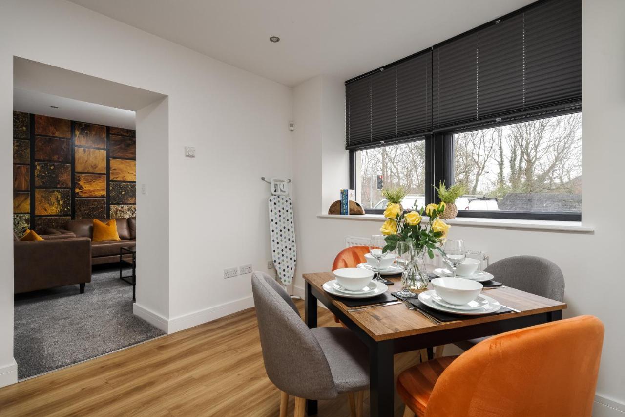 Victoria Home - 2 Bedroom Wi-Fi Parking Workers Hyde Exterior photo