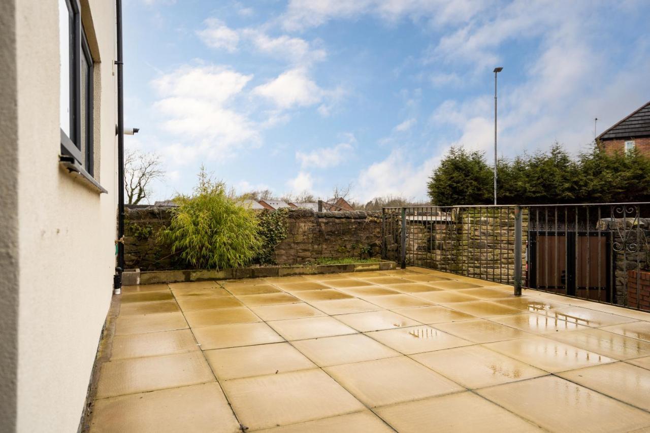 Victoria Home - 2 Bedroom Wi-Fi Parking Workers Hyde Exterior photo